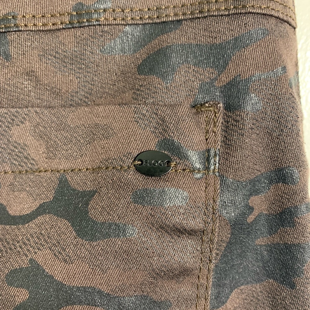 Bevy Flog brown and black camo drawstring jogger pants. 25 - Picture 5 of 8